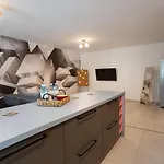 Apartman Kubiq By Coresi
