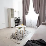 Kubiq By Coresi Apartman Brassó