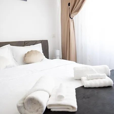 Apartman Kubiq By Coresi *