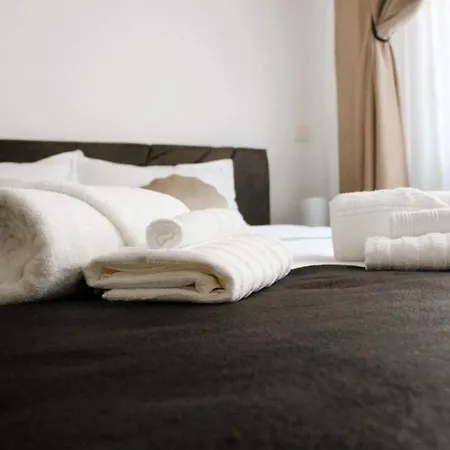 Kubiq By Coresi Apartamento Braşov